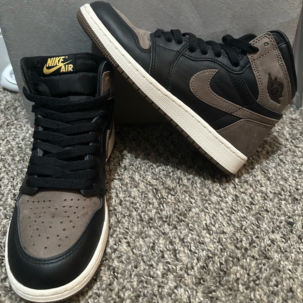 Nike Air Women’s Jordan 1 Retro High OG
Palomino